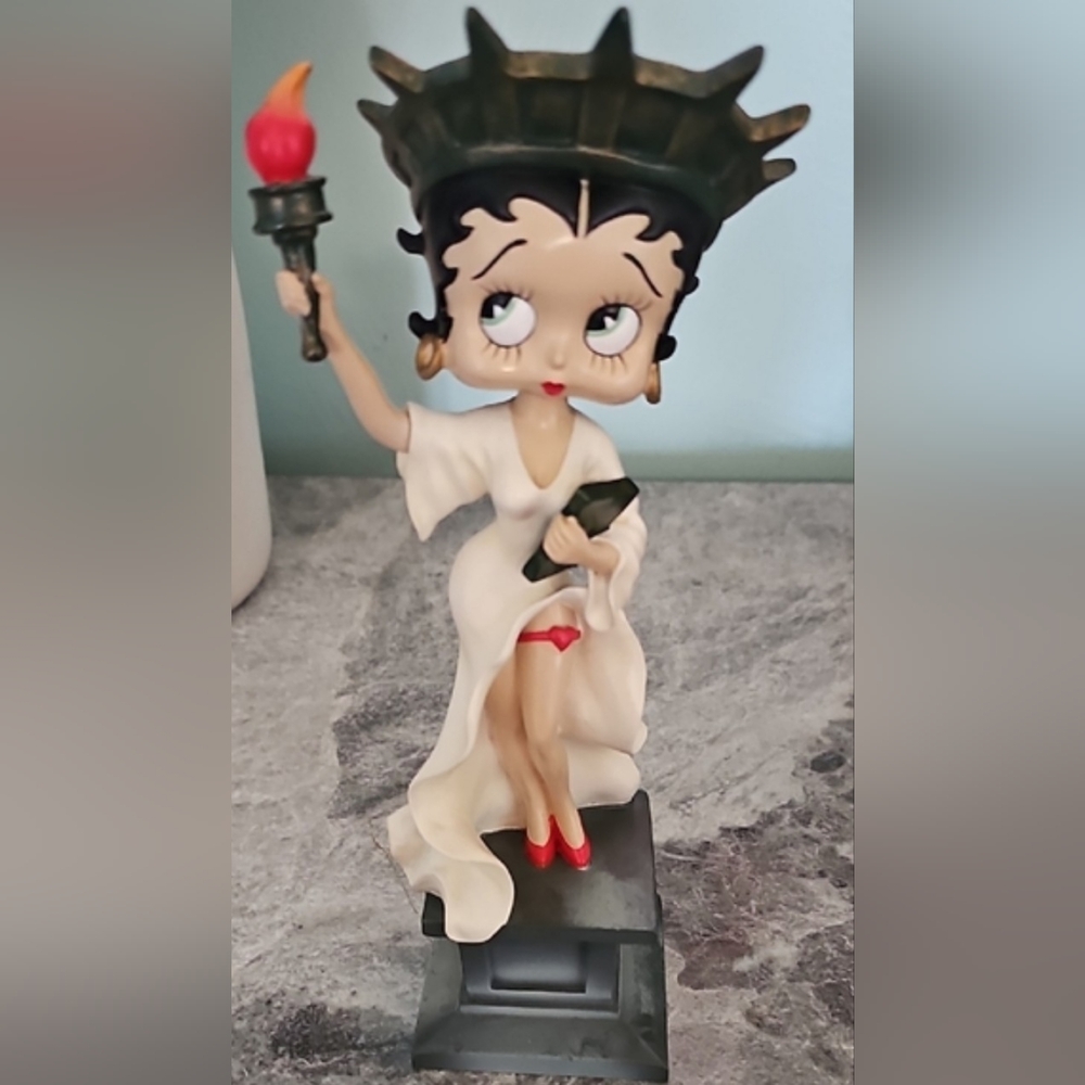 Betty Boop Lady Liberty Bobblehead - Vintage Wacky Wobbler Figurine